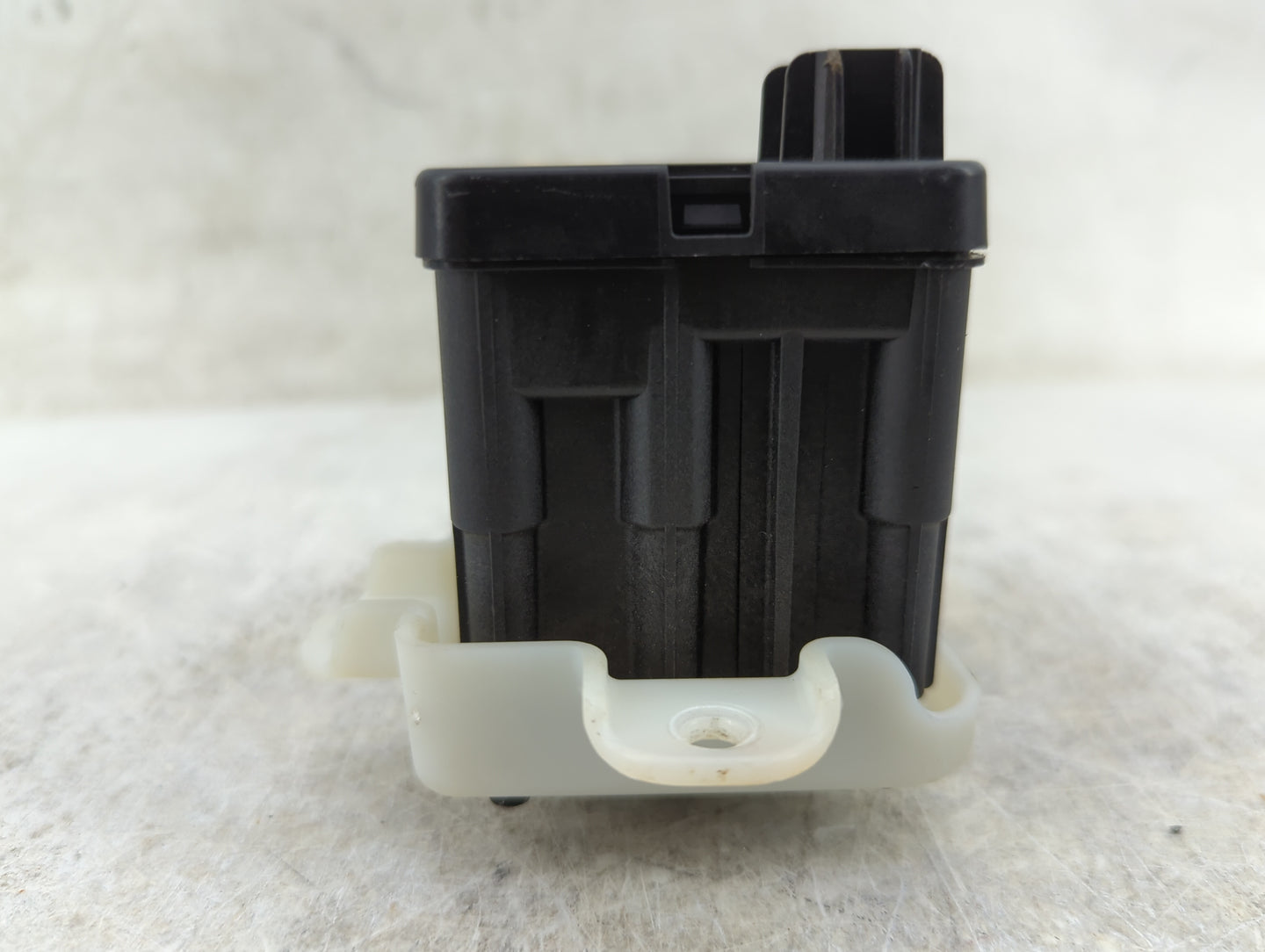 2014-2022 Jeep Cherokee Ignition Switch Oem 1386602 - Oemusedautoparts1.com