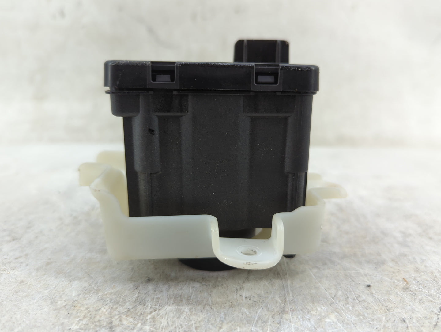 2014-2022 Jeep Cherokee Ignition Switch Oem 1386602 - Oemusedautoparts1.com
