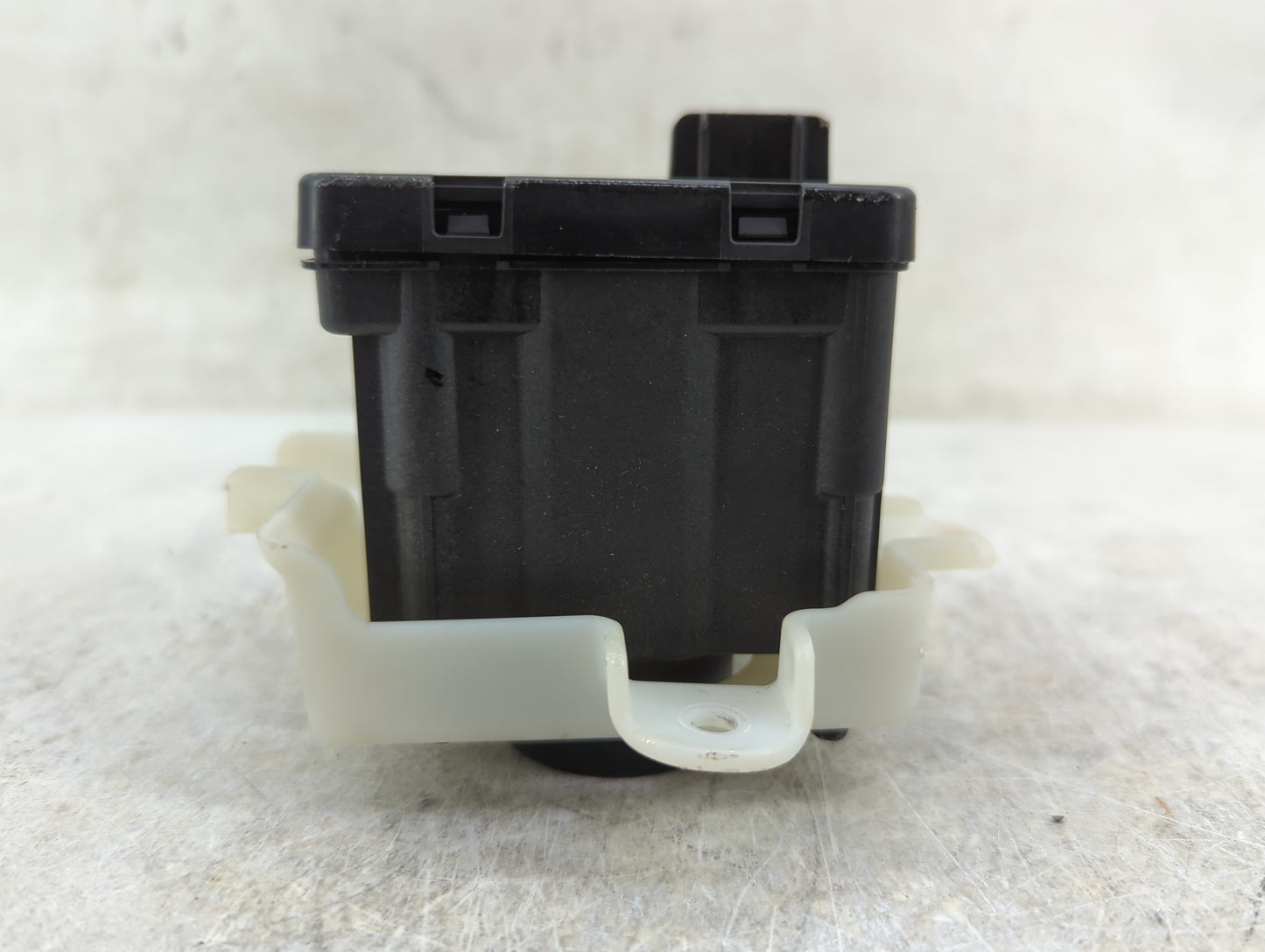 2014-2022 Jeep Cherokee Ignition Switch Oem 1386602 - Oemusedautoparts1.com