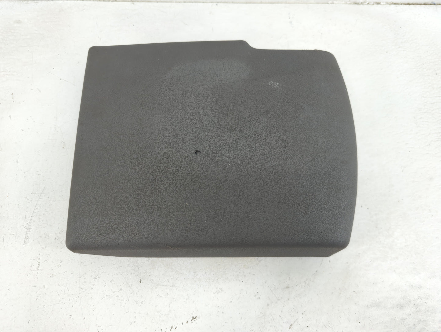 2006-2007 Jeep Commander Center Console Armrest Cover Lid Fits Fits 2006 2007 OEM Used Auto Parts - Oemusedautoparts1.com