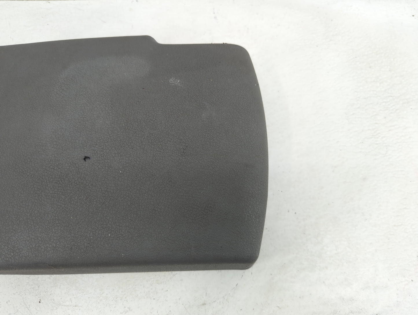 2006-2007 Jeep Commander Center Console Armrest Cover Lid Fits Fits 2006 2007 OEM Used Auto Parts - Oemusedautoparts1.com