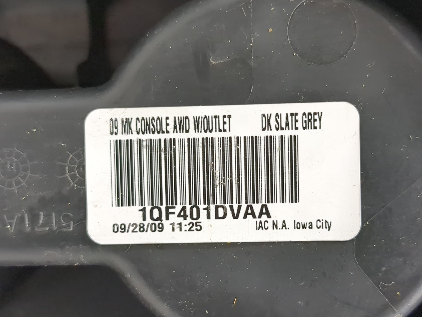 2009-2010 Jeep Compass Center Floor Console Fits Fits 2009 2010 OEM Used Auto Parts - Oemusedautoparts1.com