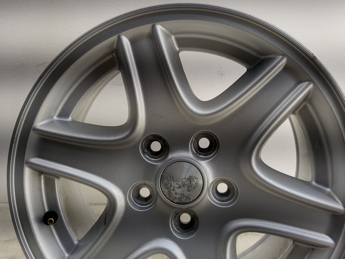 2007-2010 Jeep Compass Oem Wheel Rim 1299656 - Oemusedautoparts1.com