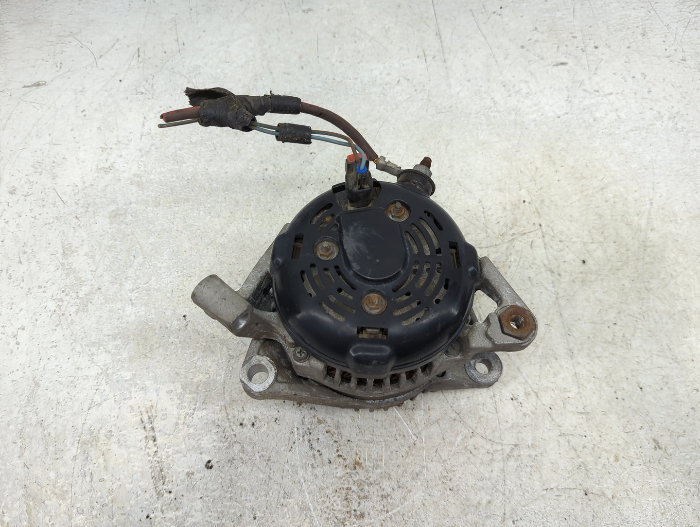 2006-2010 Jeep Grand Cherokee Alternator Replacement Generator Charging Assembly Engine OEM Fits OEM Used Auto Parts - Oemus
