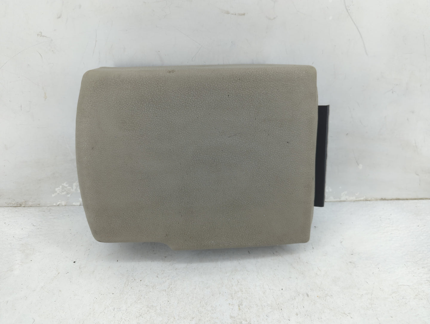 2005-2010 Jeep Grand Cherokee Center Console Armrest Cover Lid Fits Fits 2005 2006 2007 2008 2009 2010 OEM Used Auto Parts -