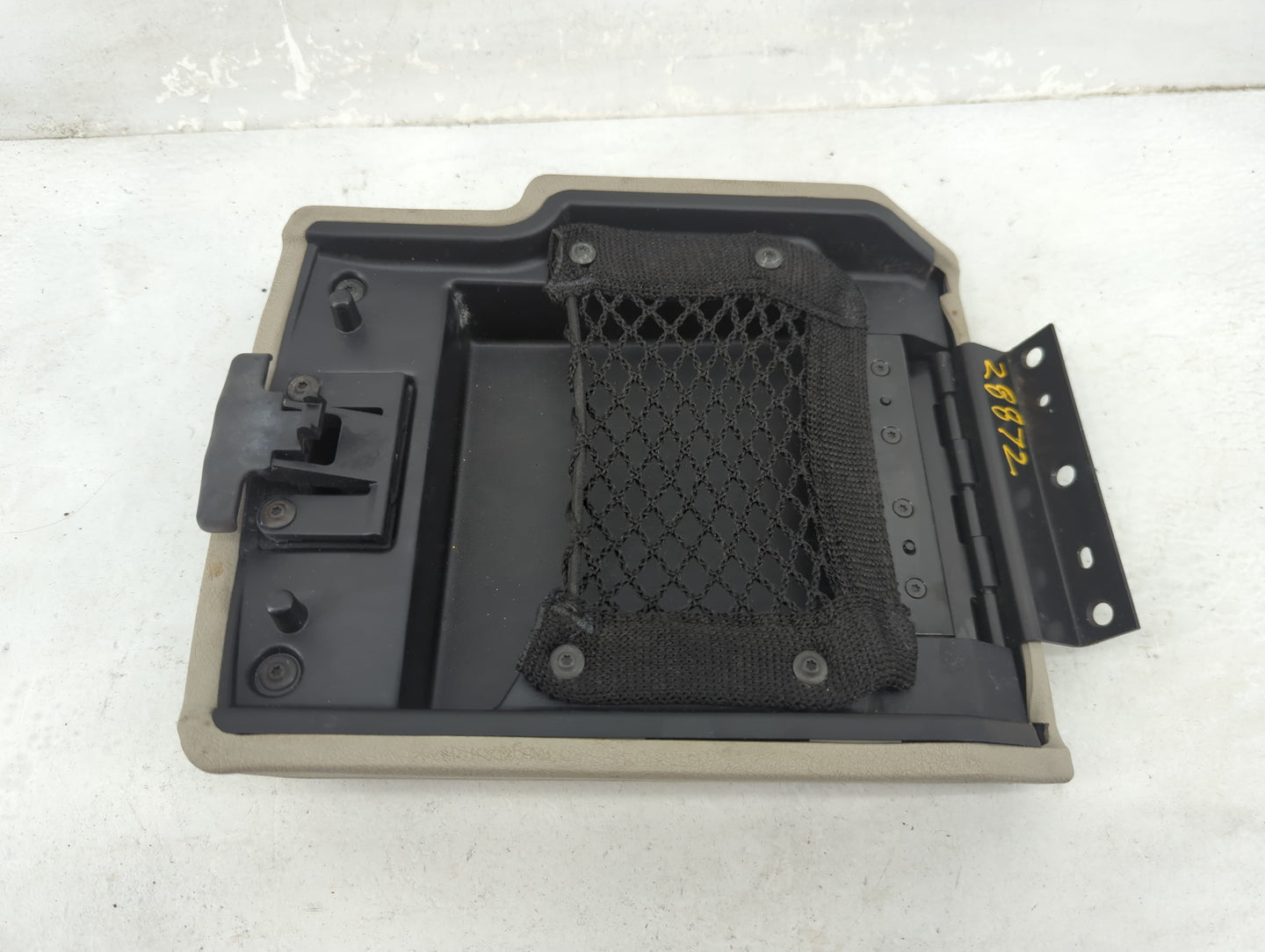 2005-2010 Jeep Grand Cherokee Center Console Armrest Cover Lid Fits Fits 2005 2006 2007 2008 2009 2010 OEM Used Auto Parts -