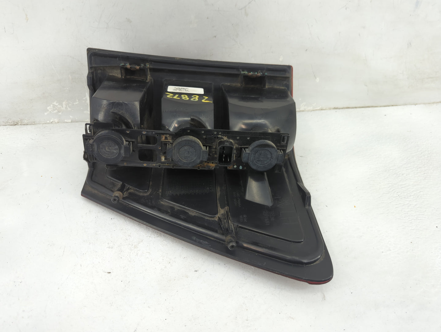 2005-2006 Jeep Grand Cherokee Tail Light Assembly Driver Left OEM Fits Fits 2005 2006 OEM Used Auto Parts - Oemusedautoparts