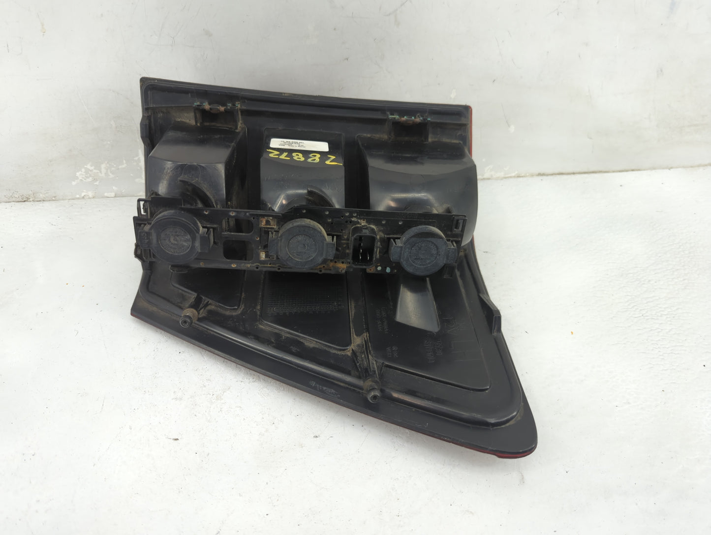 2005-2006 Jeep Grand Cherokee Tail Light Assembly Driver Left OEM Fits Fits 2005 2006 OEM Used Auto Parts - Oemusedautoparts