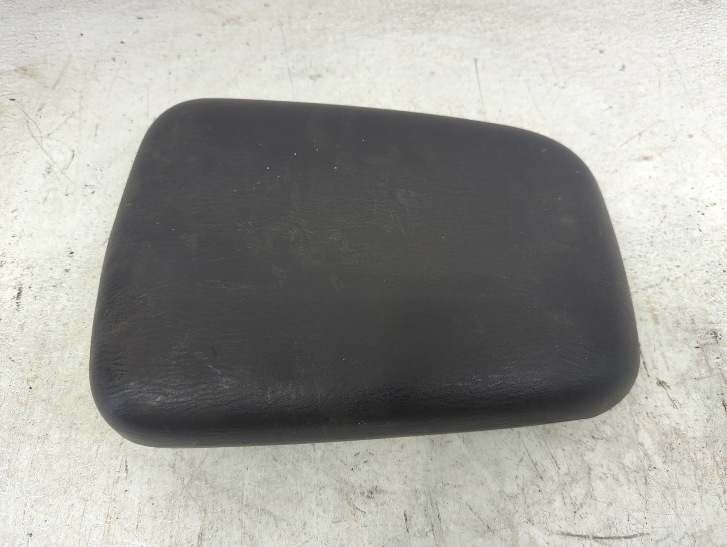 2000-2004 Jeep Grand Cherokee Center Console Armrest Cover Lid Fits Fits 2000 2001 2002 2003 2004 OEM Used Auto Parts - Oemu
