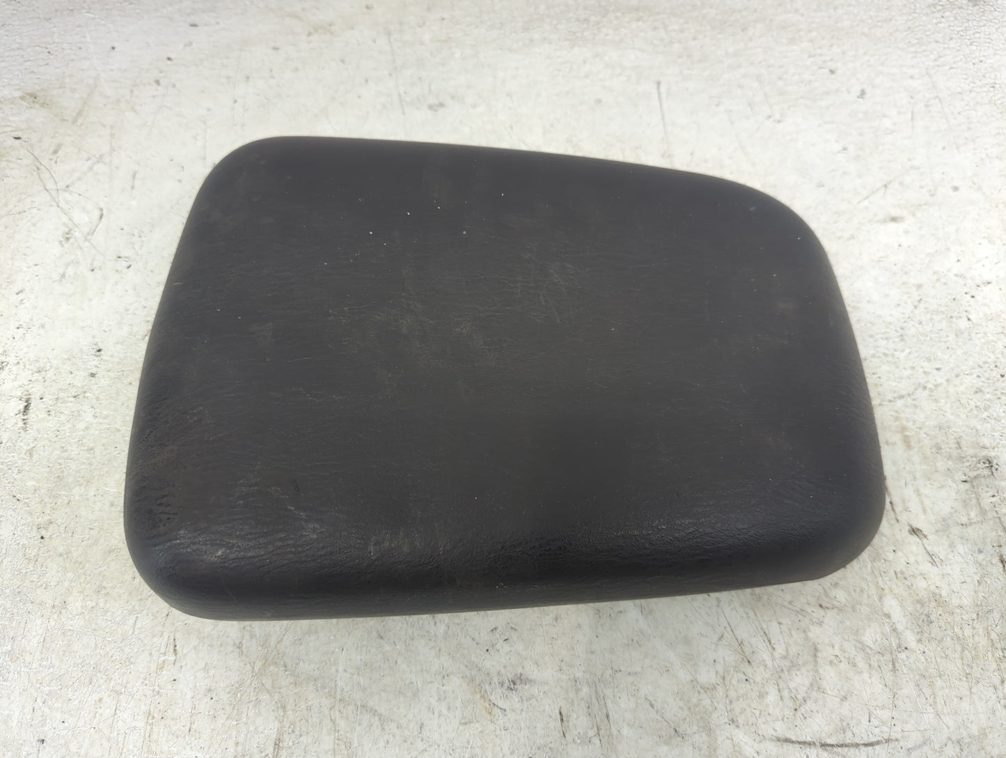 2000-2004 Jeep Grand Cherokee Center Console Armrest Cover Lid Fits Fits 2000 2001 2002 2003 2004 OEM Used Auto Parts - Oemu