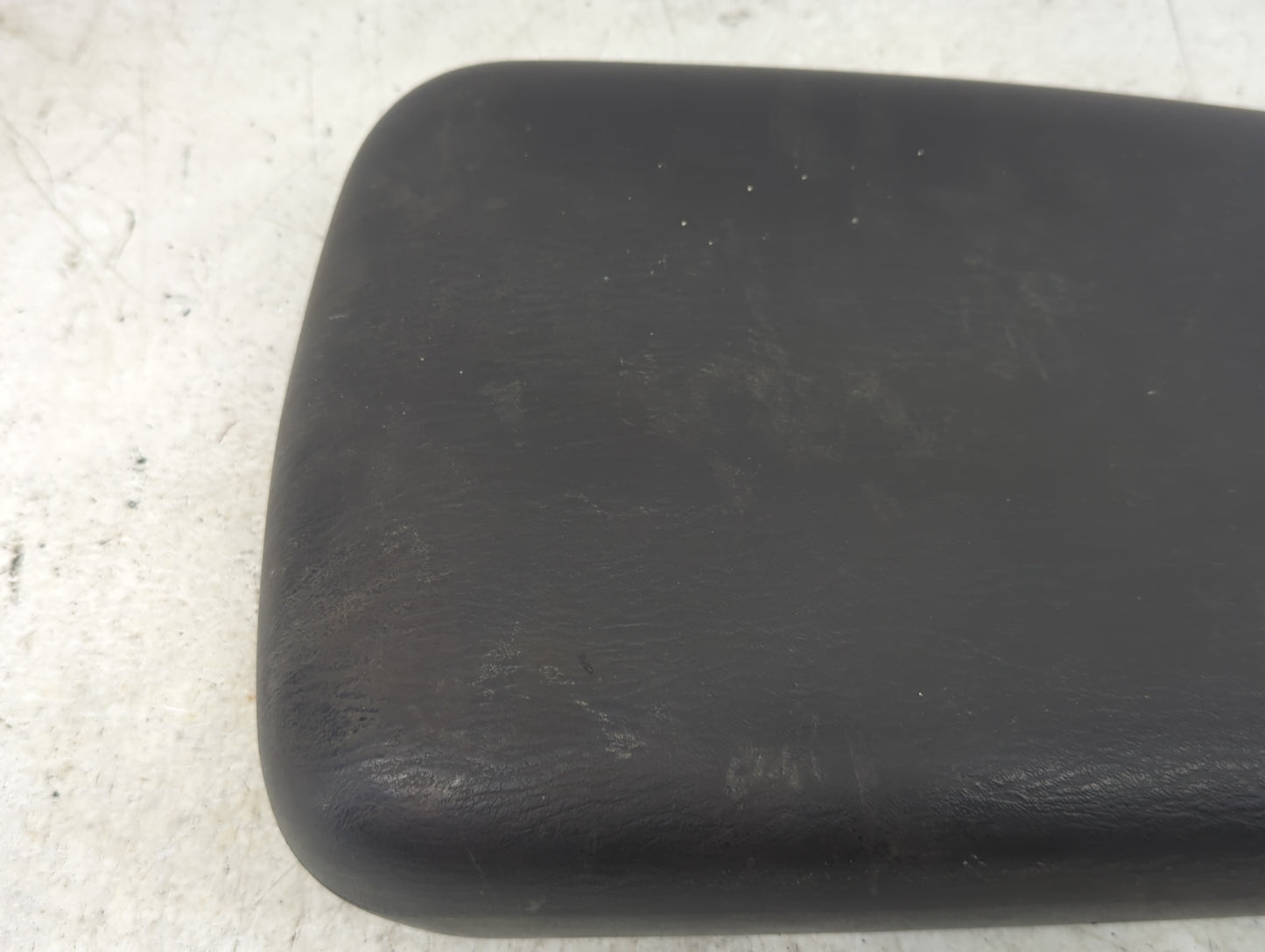 2000-2004 Jeep Grand Cherokee Center Console Armrest Cover Lid Fits Fits 2000 2001 2002 2003 2004 OEM Used Auto Parts - Oemu