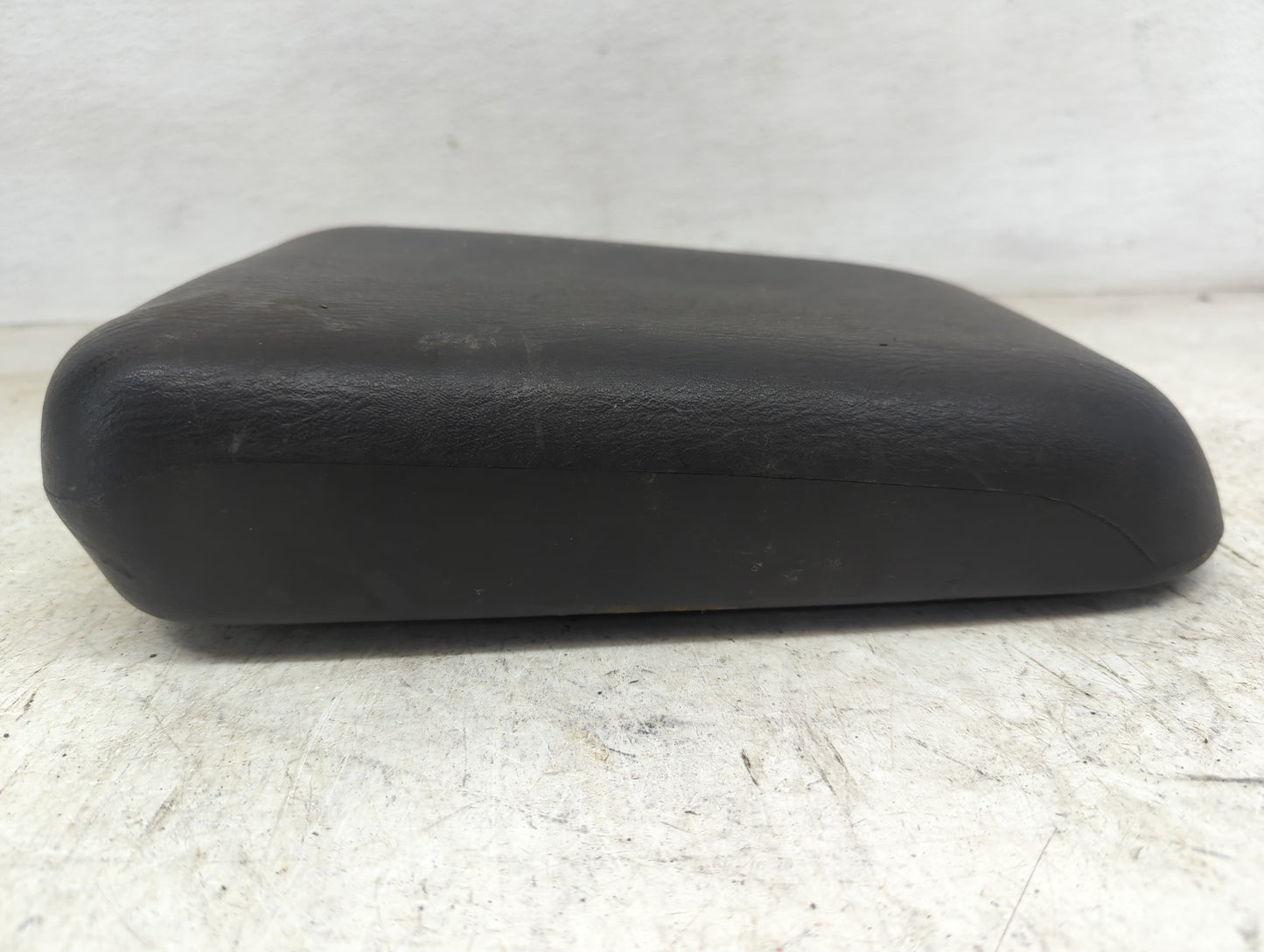 2000-2004 Jeep Grand Cherokee Center Console Armrest Cover Lid Fits Fits 2000 2001 2002 2003 2004 OEM Used Auto Parts - Oemu