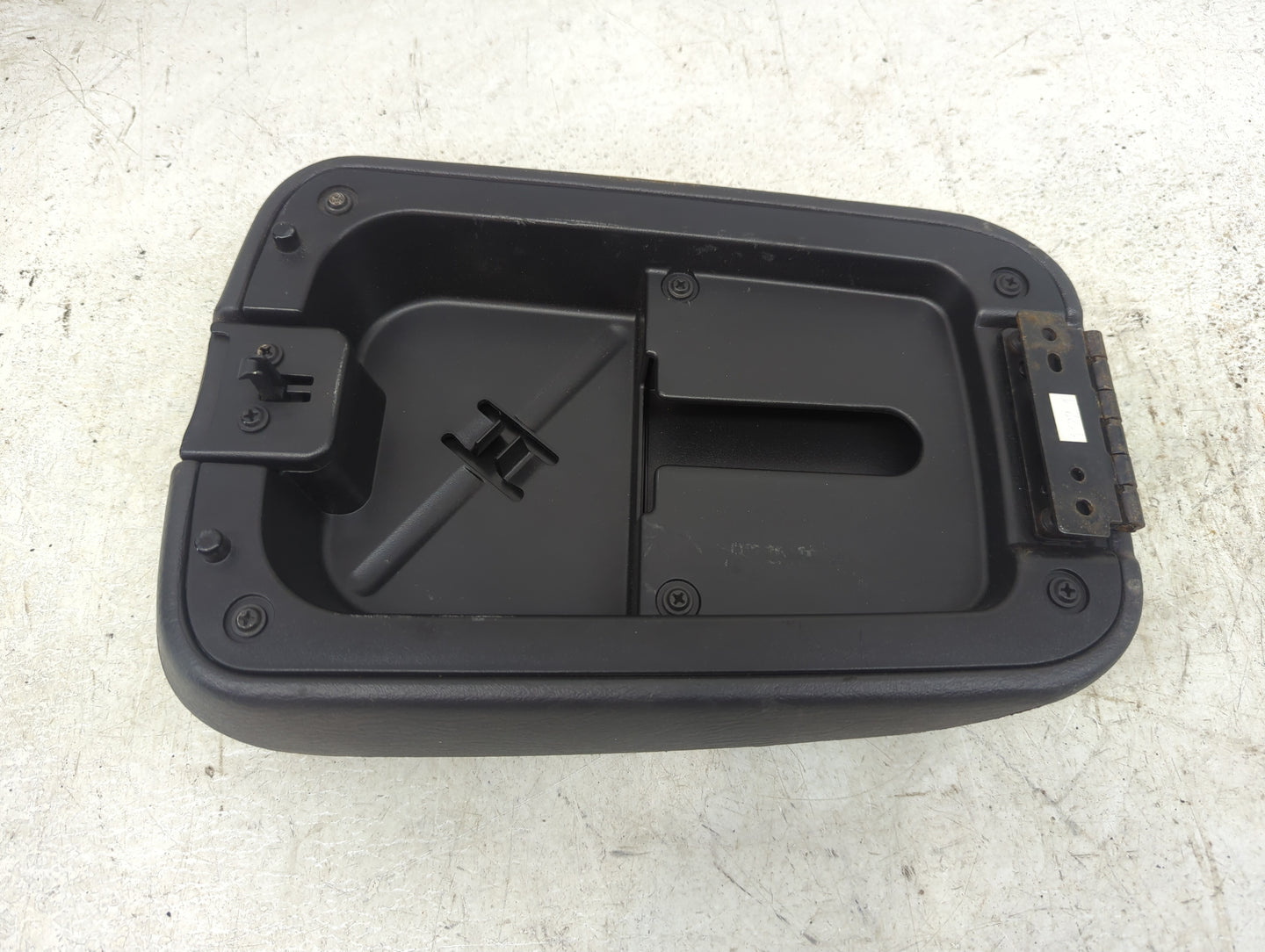 2000-2004 Jeep Grand Cherokee Center Console Armrest Cover Lid Fits Fits 2000 2001 2002 2003 2004 OEM Used Auto Parts - Oemu