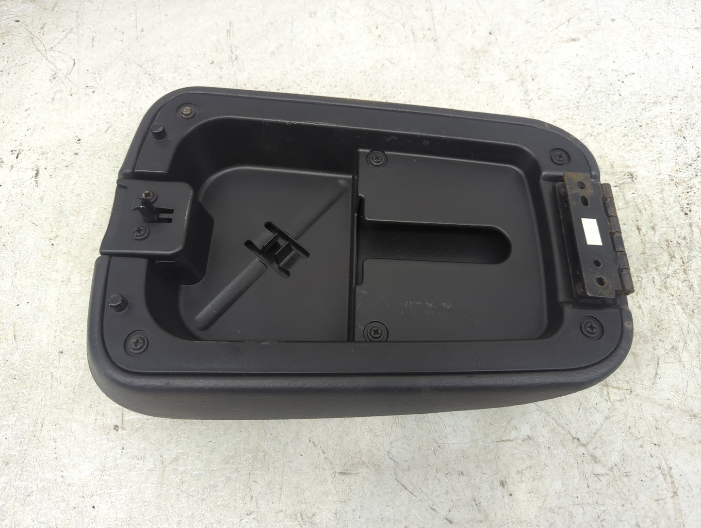2000-2004 Jeep Grand Cherokee Center Console Armrest Cover Lid Fits Fits 2000 2001 2002 2003 2004 OEM Used Auto Parts - Oemu