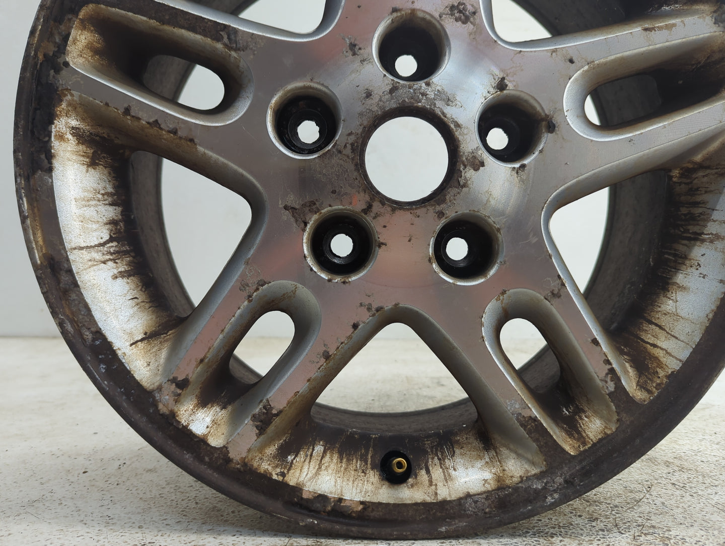 1999-2000 Jeep Grand Cherokee Oem Wheel Rim - Oemusedautoparts1.com