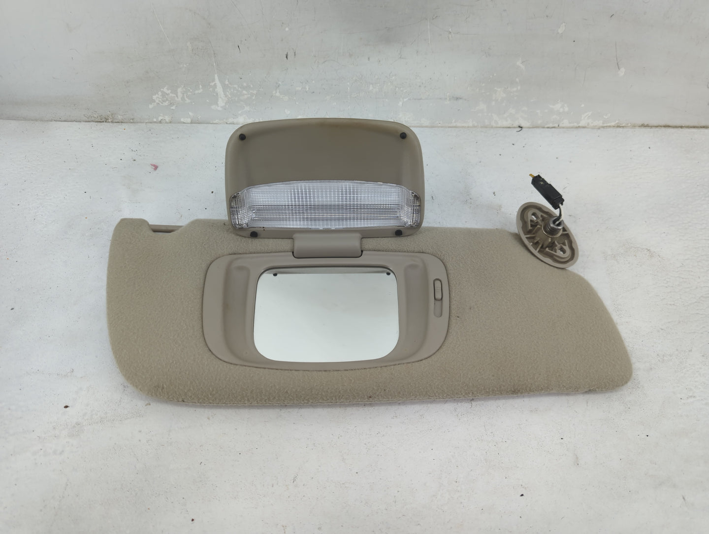 2002-2004 Jeep Grand Cherokee Sun Visor Shade Replacement Passenger Right Mirror Fits Fits 2002 2003 2004 OEM Used Auto Part