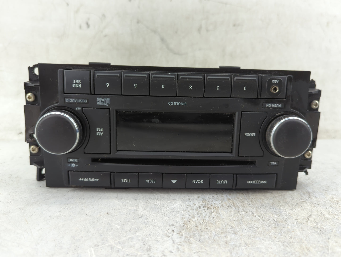 2005-2007 Jeep Grand Cherokee Radio AM FM Cd Player Receiver Replacement Fits Fits 2005 2006 2007 OEM Used Auto Parts - Oemu