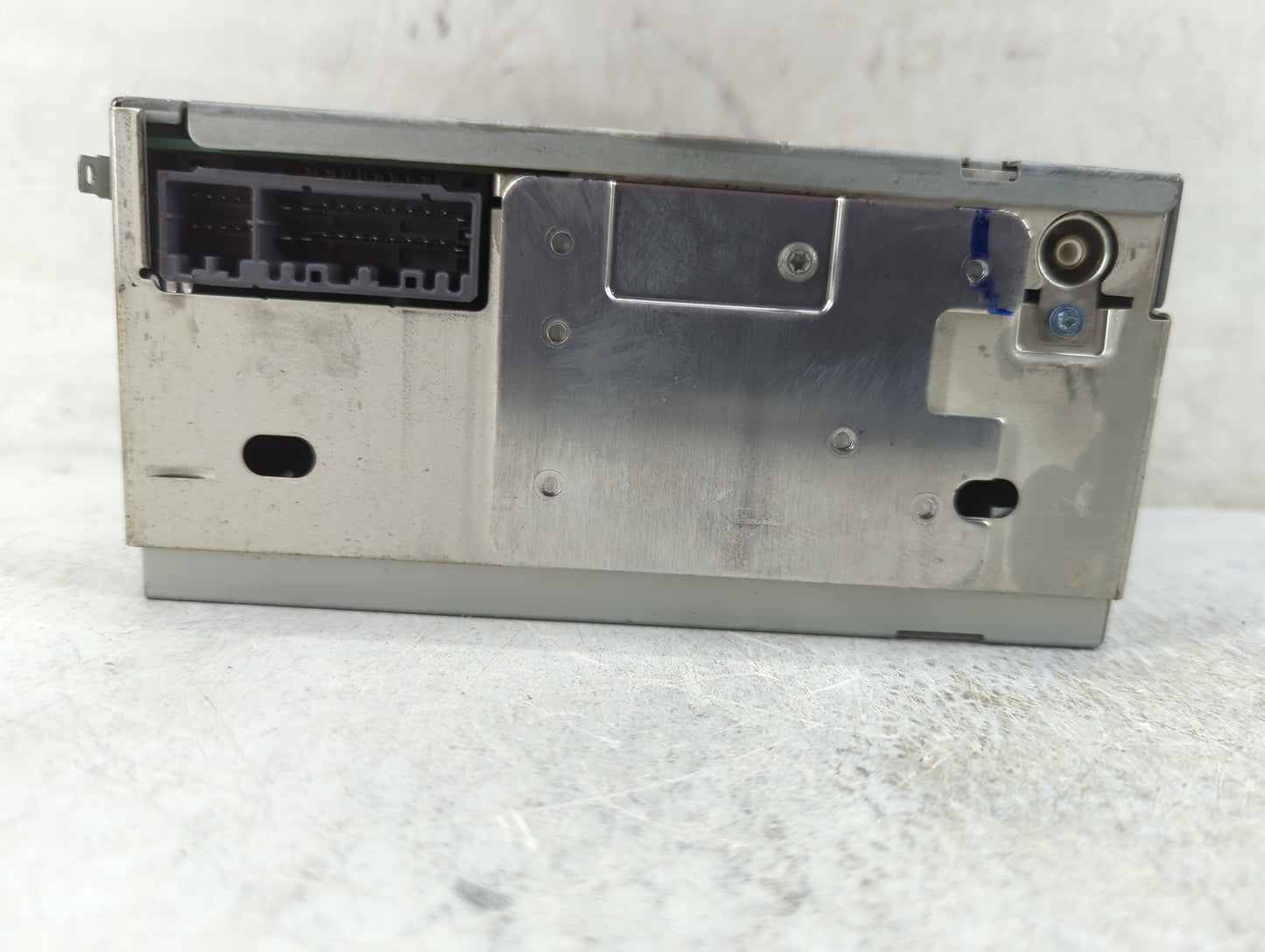2005-2007 Jeep Grand Cherokee Radio AM FM Cd Player Receiver Replacement Fits Fits 2005 2006 2007 OEM Used Auto Parts - Oemu