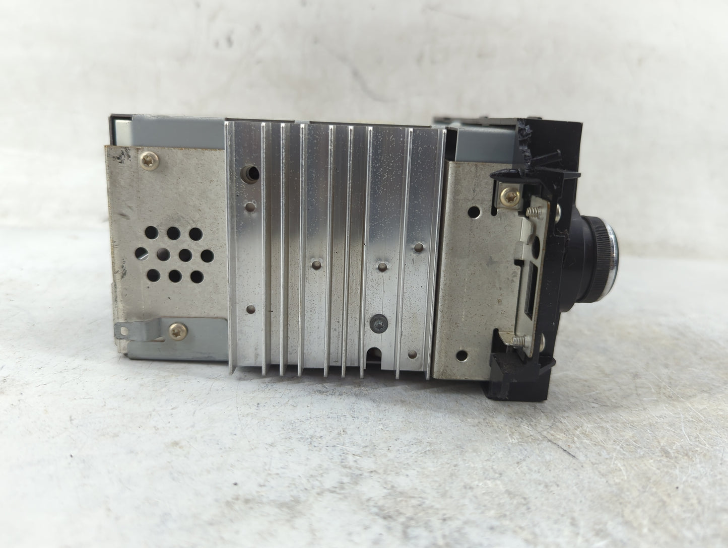 2005-2007 Jeep Grand Cherokee Radio AM FM Cd Player Receiver Replacement Fits Fits 2005 2006 2007 OEM Used Auto Parts - Oemu