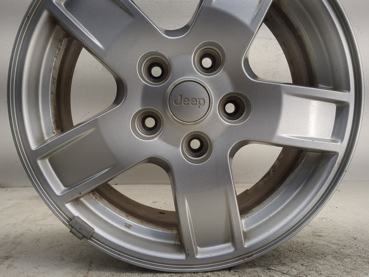 2005-2007 Jeep Grand Cherokee Oem Wheel Rim - Oemusedautoparts1.com