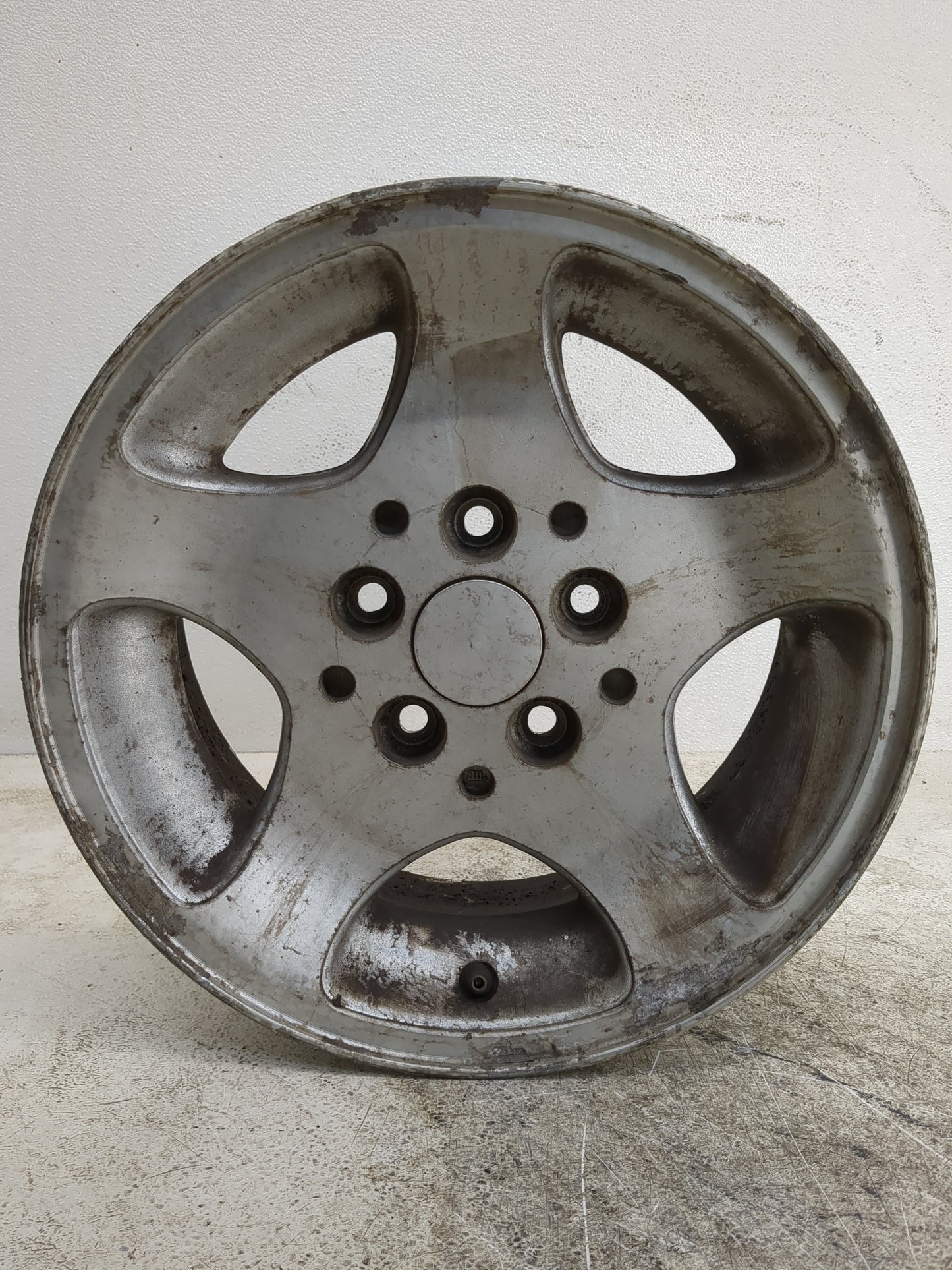 1996-1998 Jeep Grand Cherokee Oem Wheel Rim - Oemusedautoparts1.com