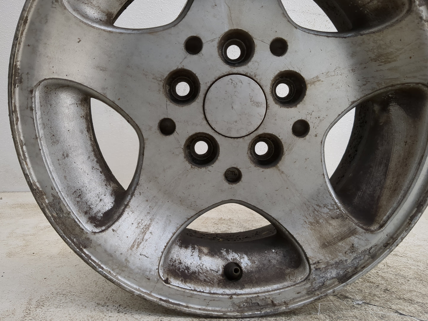 1996-1998 Jeep Grand Cherokee Oem Wheel Rim - Oemusedautoparts1.com