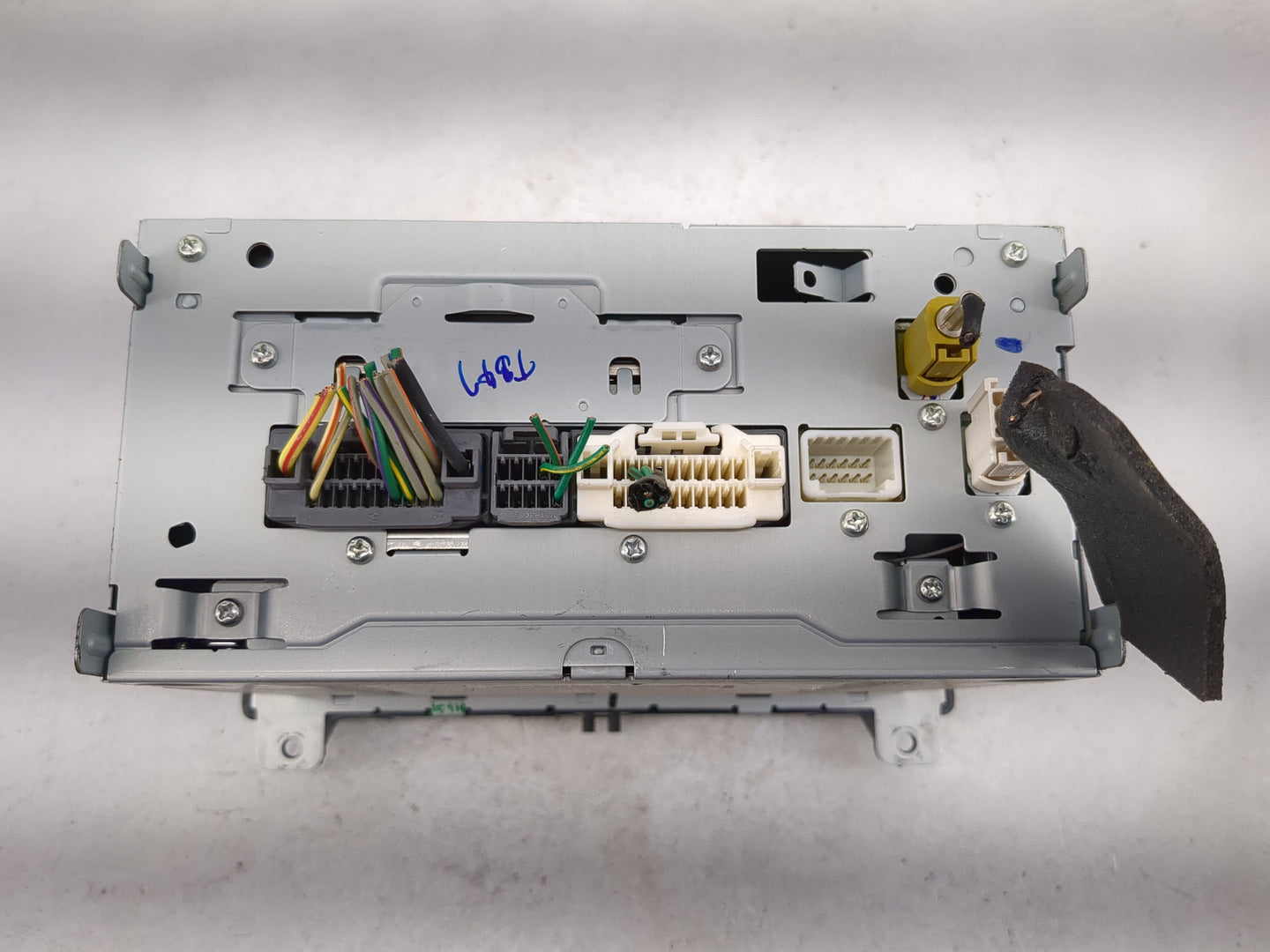 2011 Jeep Grand Cherokee Radio AM FM Cd Player Receiver Replacement Fits OEM Used Auto Parts - Oemusedautoparts1.com