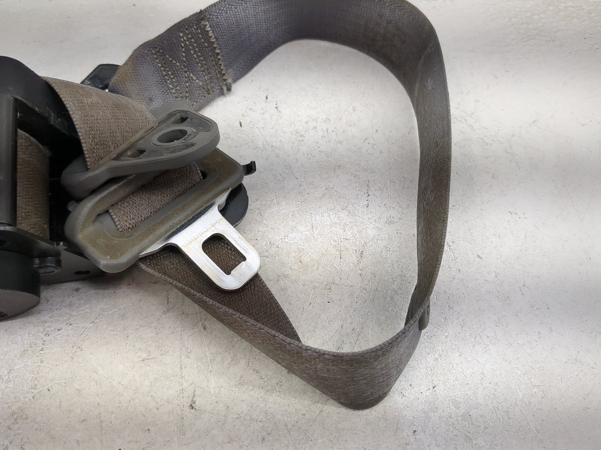 2005-2007 Jeep Grand Cherokee Drvier Front Seatbelt Retractor 5025702 - Oemusedautoparts1.com