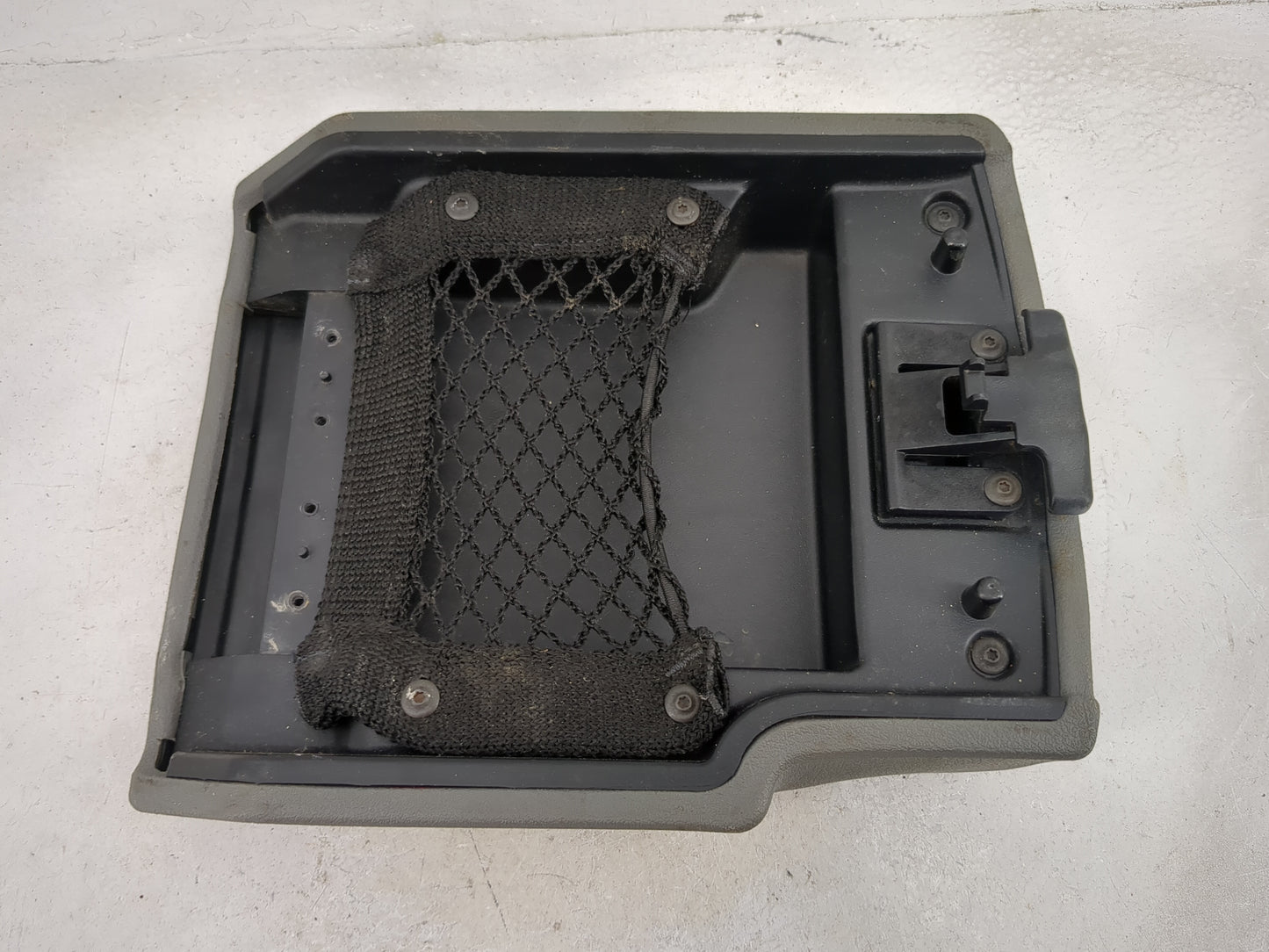 2005-2010 Jeep Grand Cherokee Center Console Armrest Cover Lid Fits Fits 2005 2006 2007 2008 2009 2010 OEM Used Auto Parts -