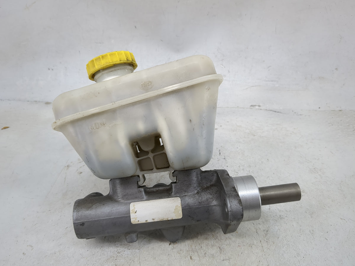 2006-2010 Jeep Grand Cherokee Brake Master Cylinder 5025759 - Oemusedautoparts1.com