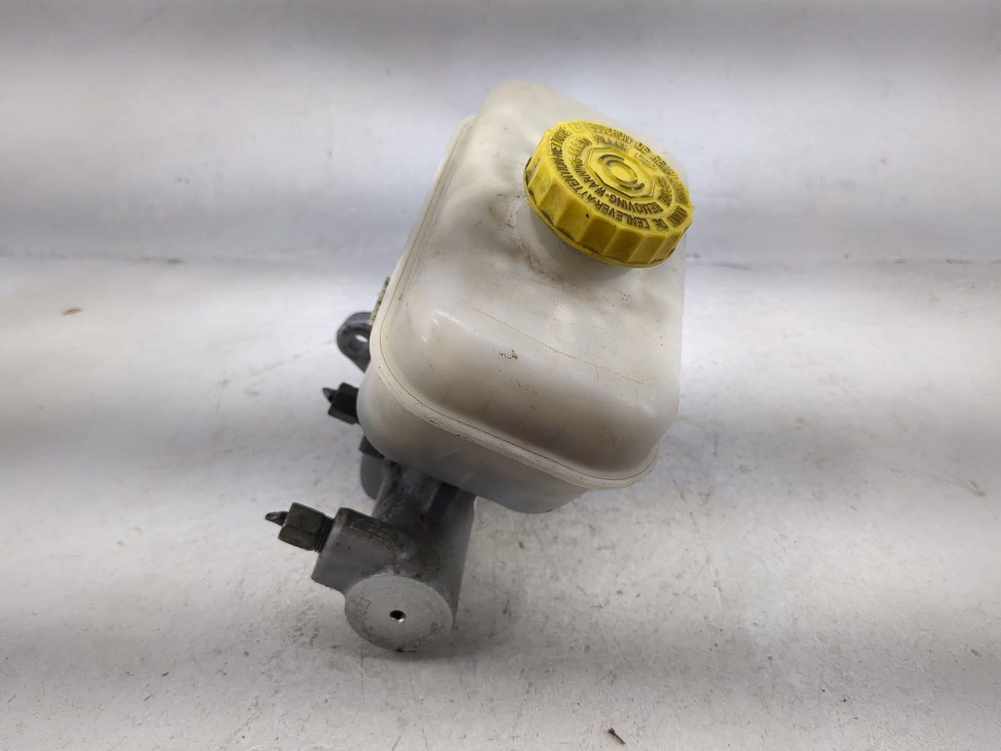 2006-2010 Jeep Grand Cherokee Brake Master Cylinder 5025759 - Oemusedautoparts1.com