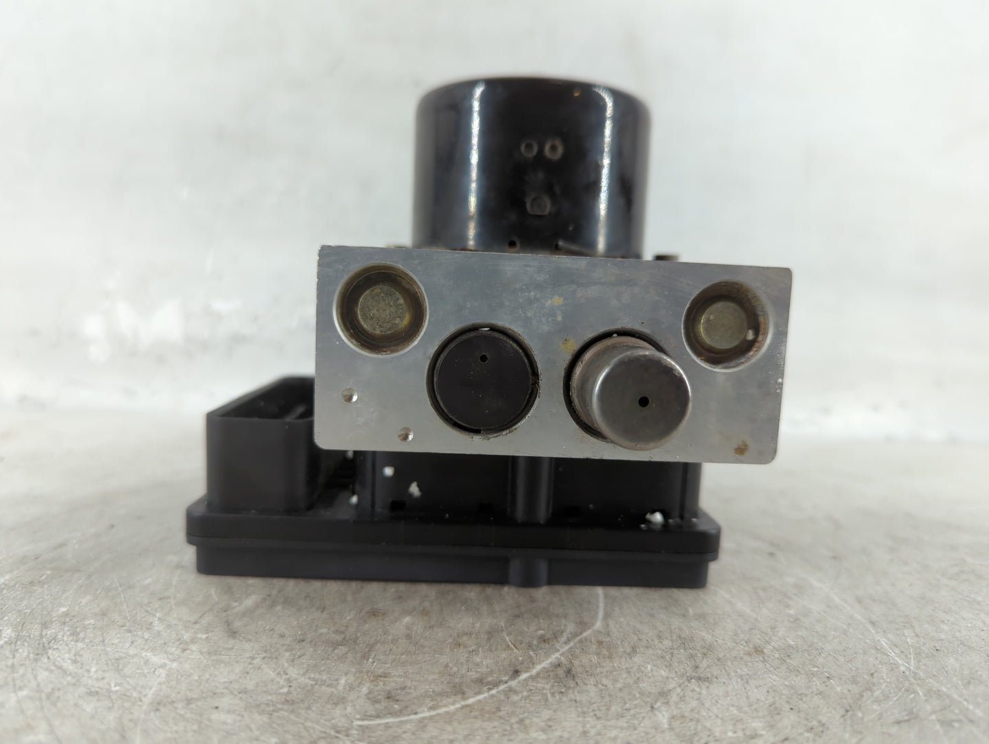 2005 Jeep Grand Cherokee ABS Pump Control Module Replacement Fits OEM Used Auto Parts - Oemusedautoparts1.com