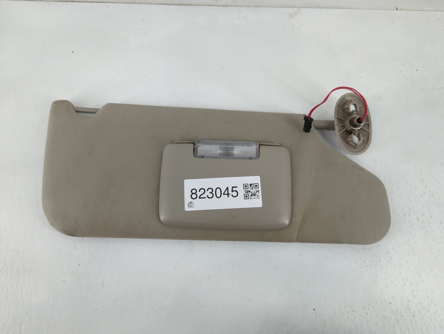 2005-2010 Jeep Grand Cherokee Sun Visor Shade Replacement Passenger Right Mirror Fits Fits 2005 2006 2007 2008 2009 2010 OEM