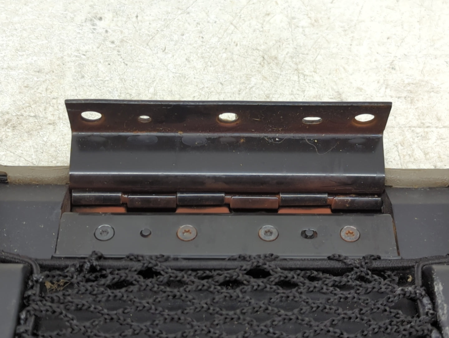 2005-2010 Jeep Grand Cherokee Center Console Armrest Cover Lid Fits Fits 2005 2006 2007 2008 2009 2010 OEM Used Auto Parts -