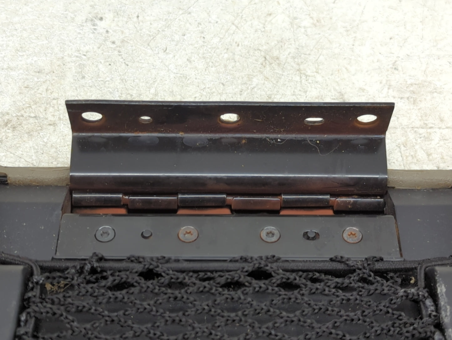 2005-2010 Jeep Grand Cherokee Center Console Armrest Cover Lid Fits Fits 2005 2006 2007 2008 2009 2010 OEM Used Auto Parts -
