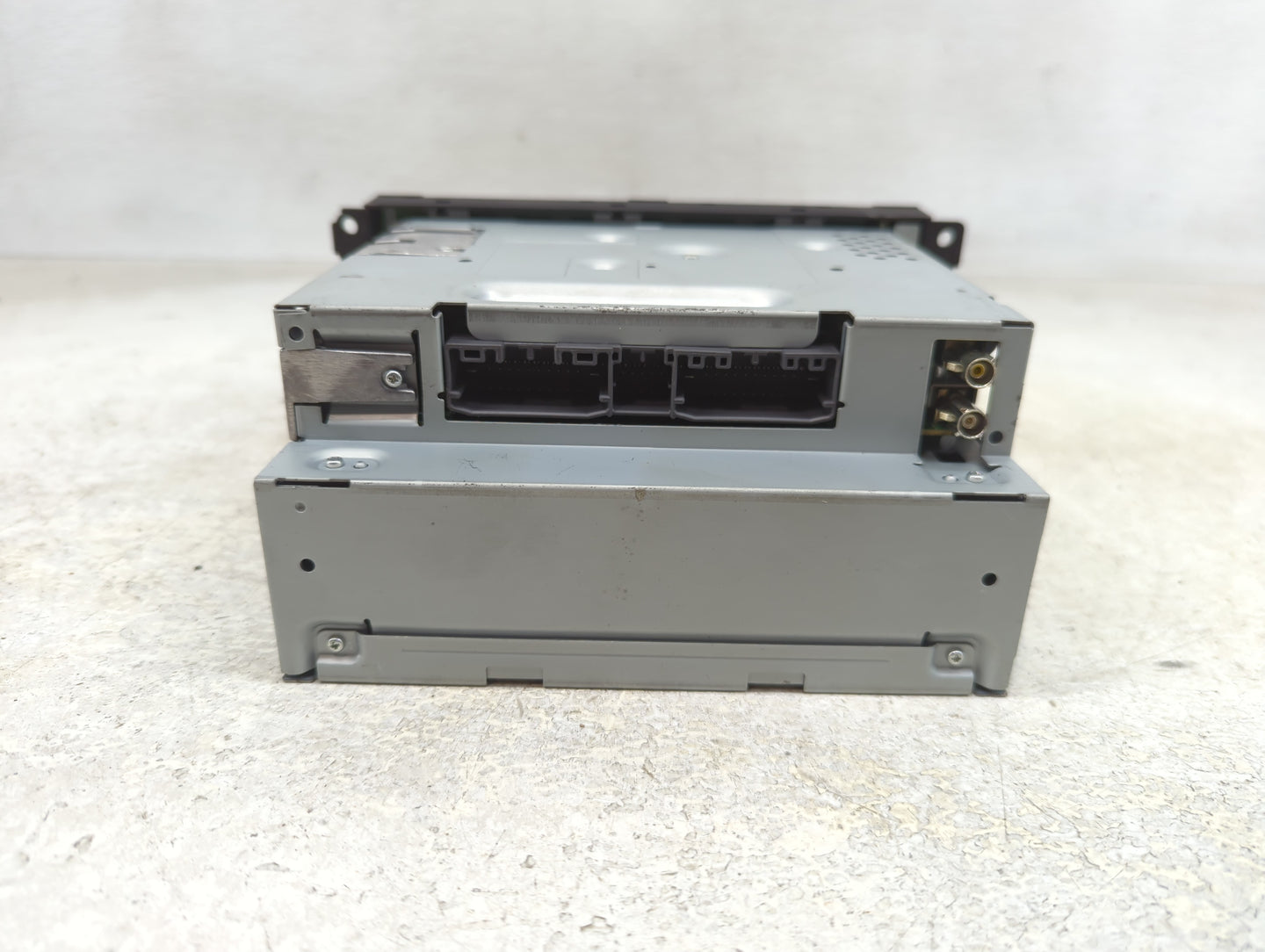 2008-2010 Jeep Grand Cherokee Radio AM FM Cd Player Receiver Replacement Fits Fits 2008 2009 2010 OEM Used Auto Parts - Oemu