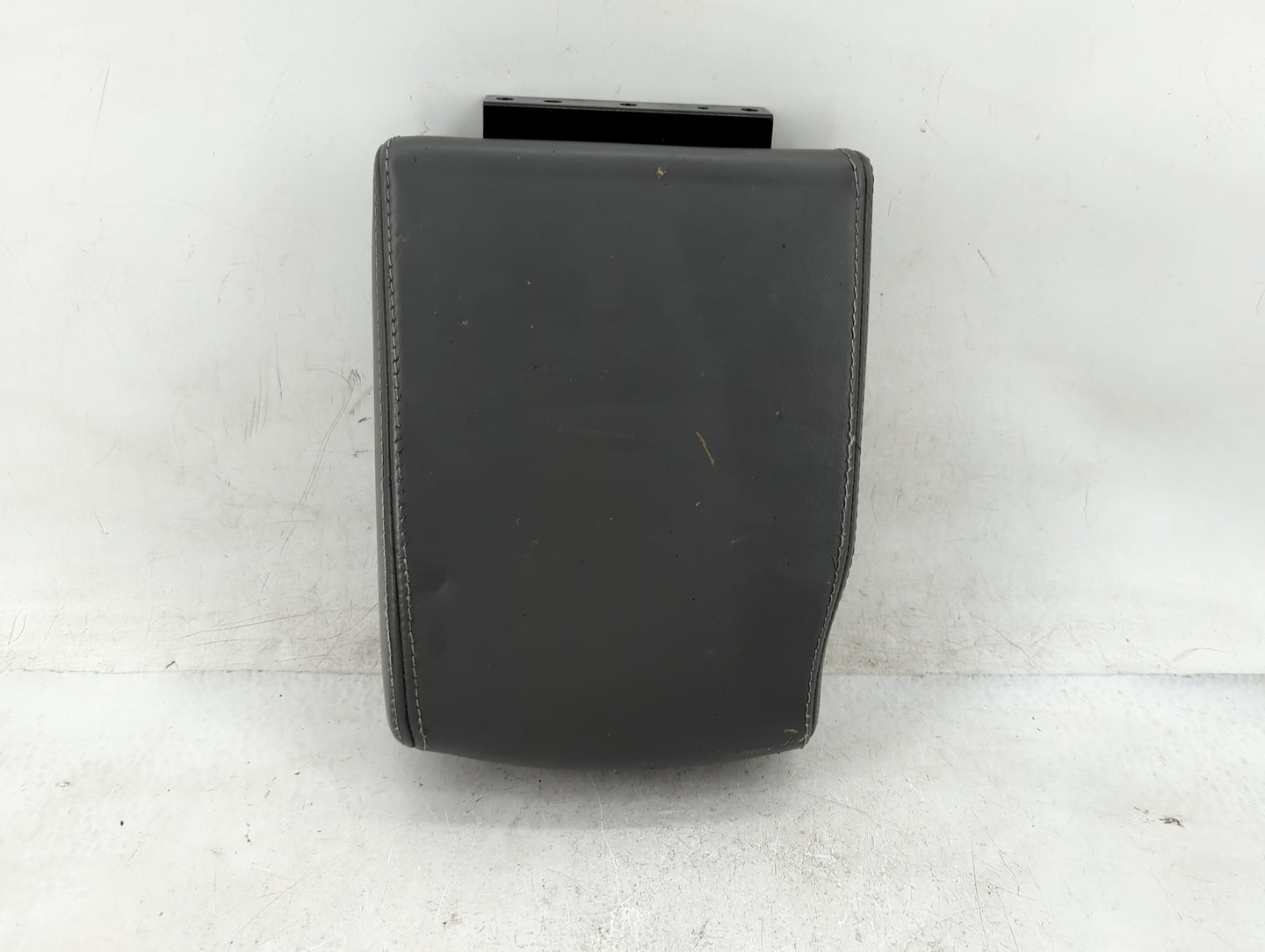 2005-2010 Jeep Grand Cherokee Center Console Armrest Cover Lid Fits Fits 2005 2006 2007 2008 2009 2010 OEM Used Auto Parts -