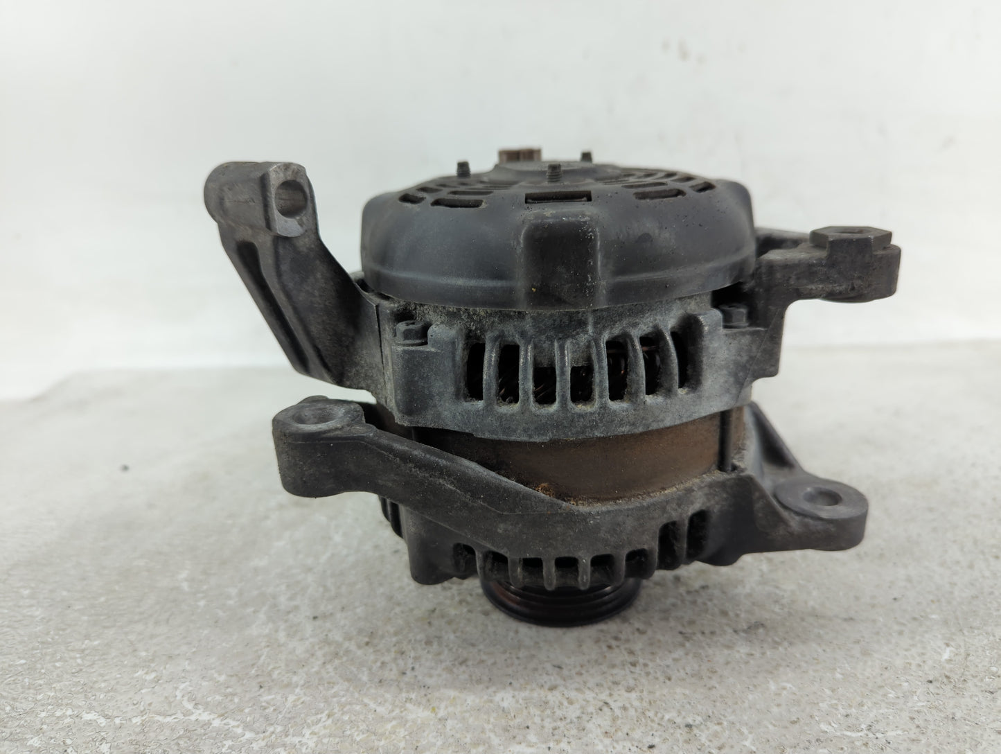2005-2006 Jeep Grand Cherokee Alternator Replacement Generator Charging Assembly Engine OEM Fits Fits 2005 2006 OEM Used Aut