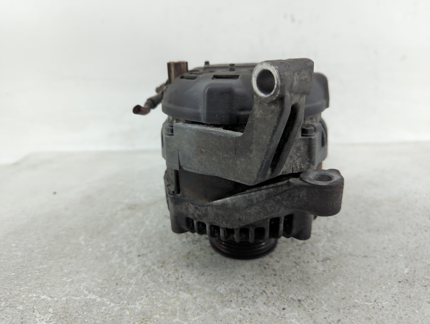 2005-2006 Jeep Grand Cherokee Alternator Replacement Generator Charging Assembly Engine OEM Fits Fits 2005 2006 OEM Used Aut