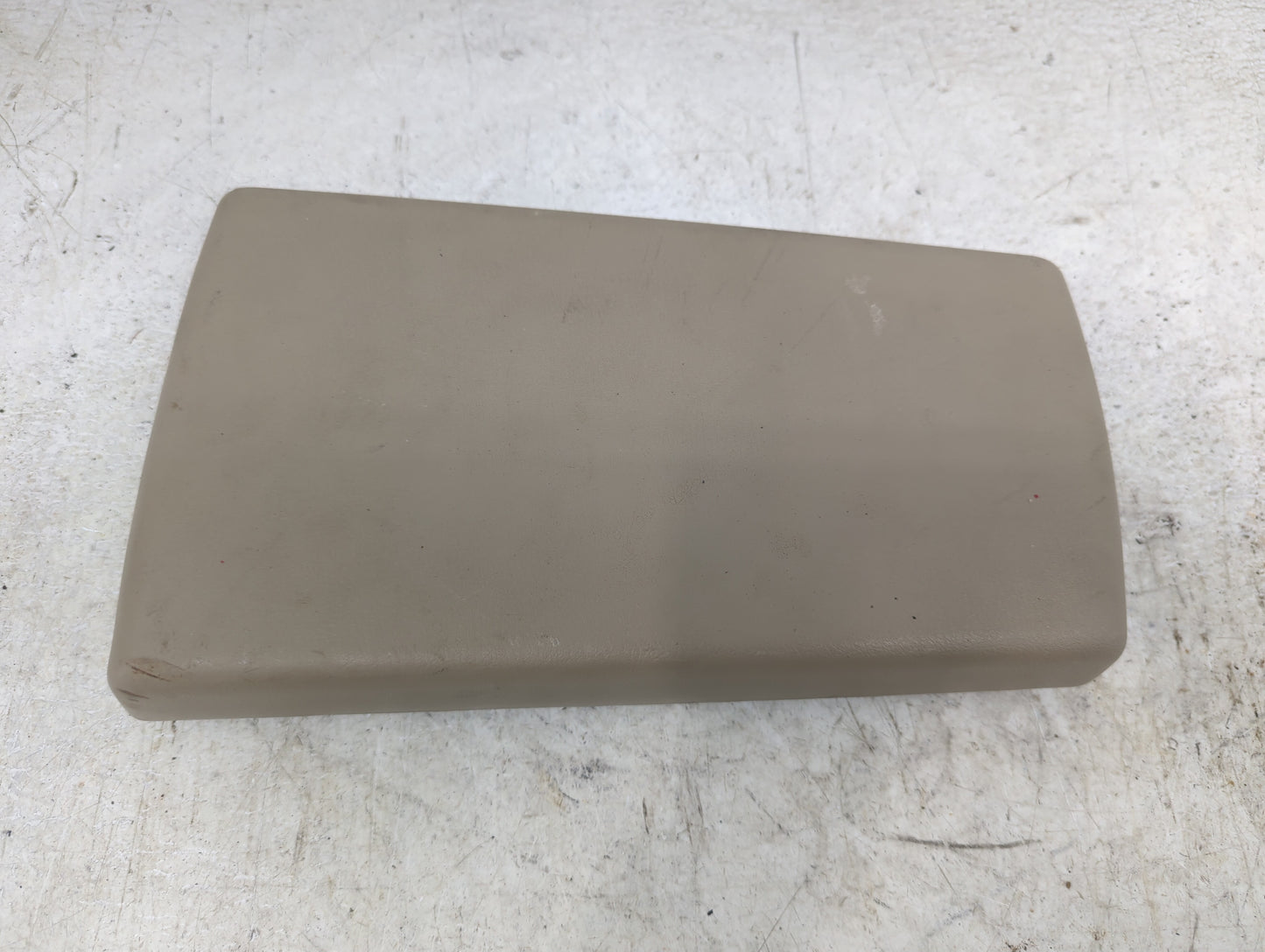 2008 Jeep Liberty Center Console Armrest Cover Lid Fits OEM Used Auto Parts - Oemusedautoparts1.com