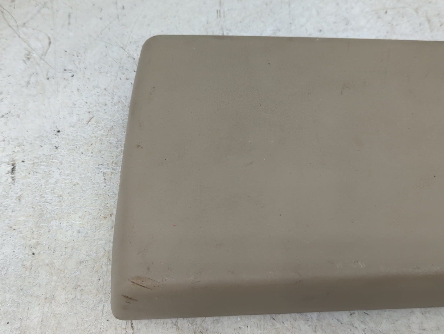 2008 Jeep Liberty Center Console Armrest Cover Lid Fits OEM Used Auto Parts - Oemusedautoparts1.com