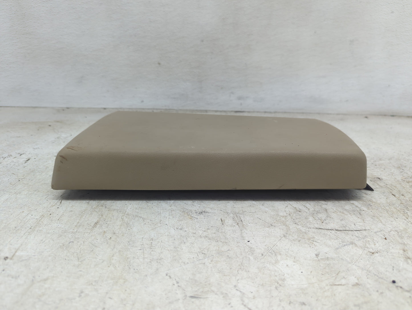 2008 Jeep Liberty Center Console Armrest Cover Lid Fits OEM Used Auto Parts - Oemusedautoparts1.com