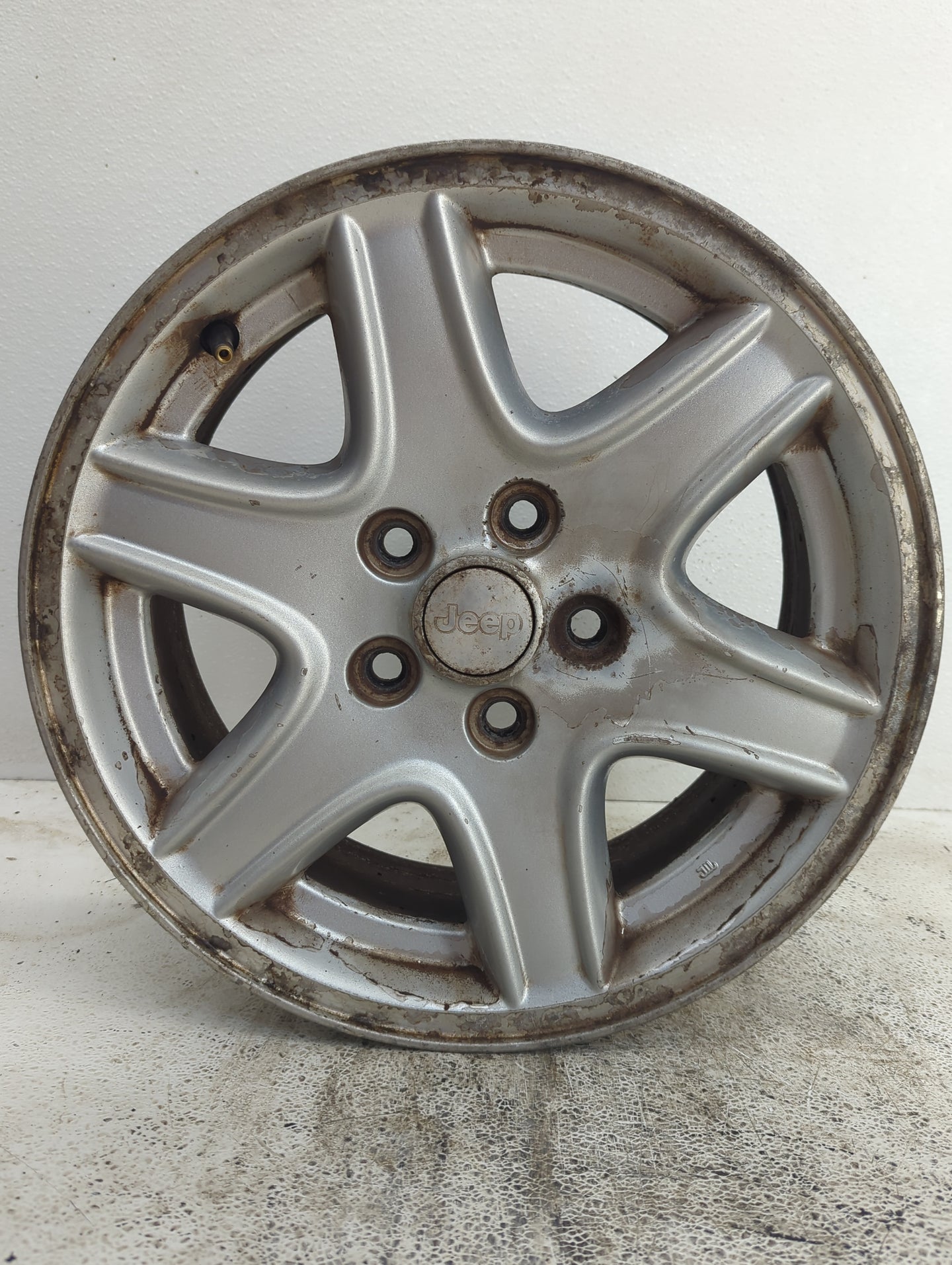 2002-2004 Jeep Liberty Oem Wheel Rim 1104927 - Oemusedautoparts1.com