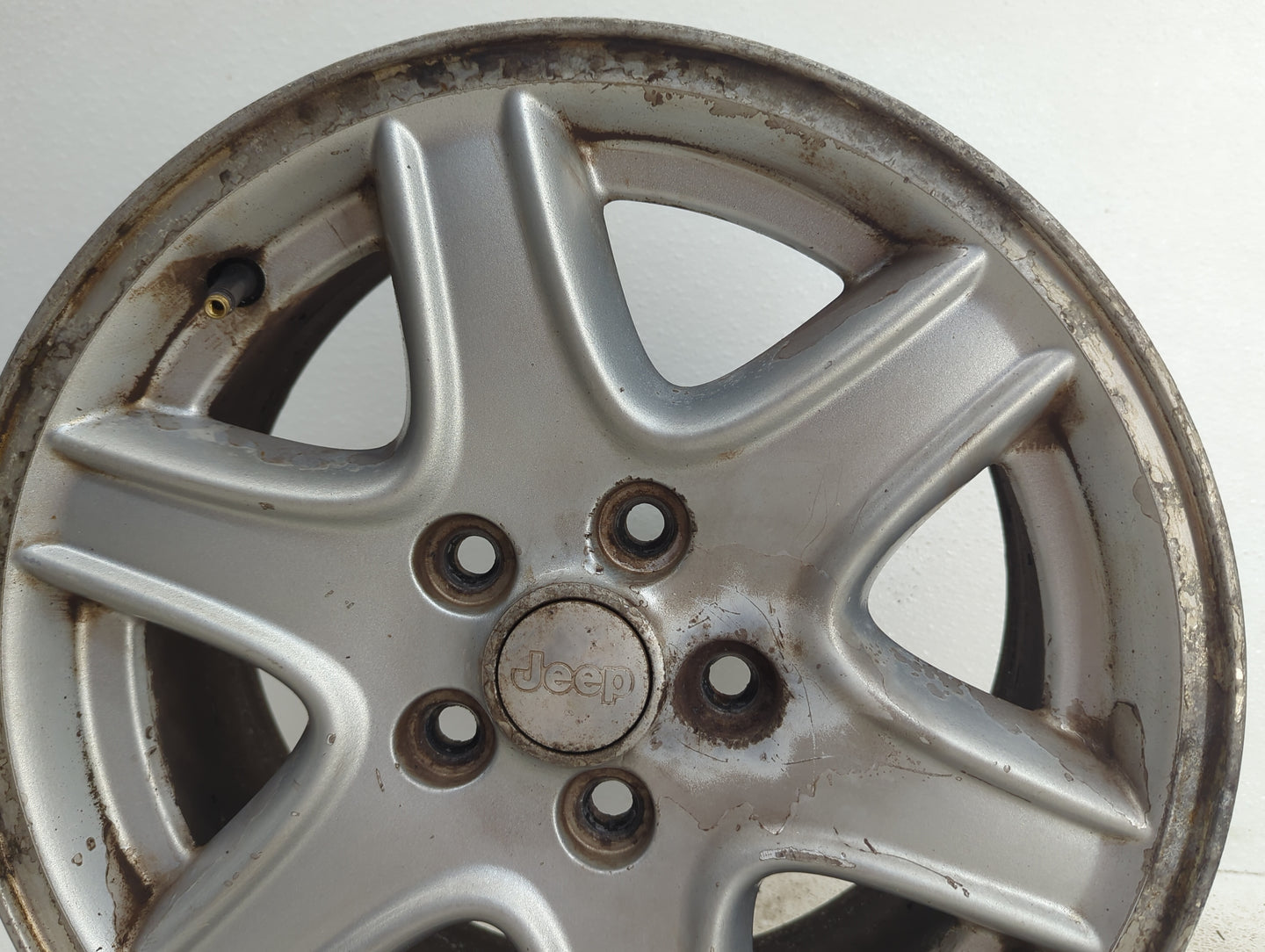 2002-2004 Jeep Liberty Oem Wheel Rim 1104927 - Oemusedautoparts1.com