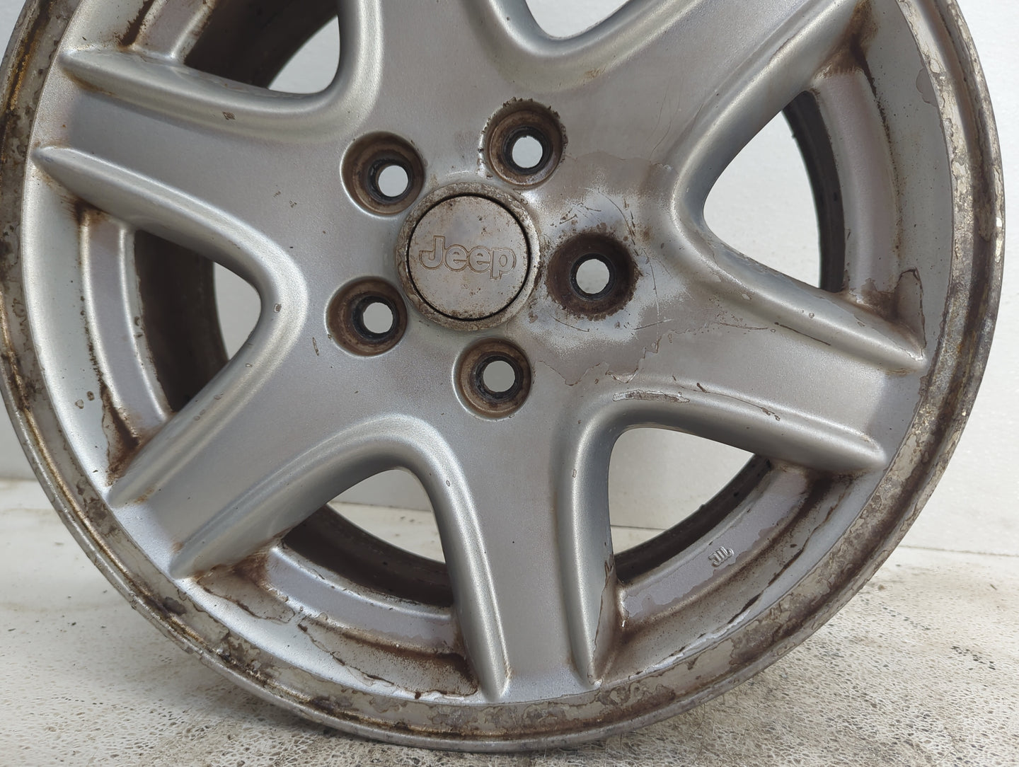 2002-2004 Jeep Liberty Oem Wheel Rim 1104927 - Oemusedautoparts1.com