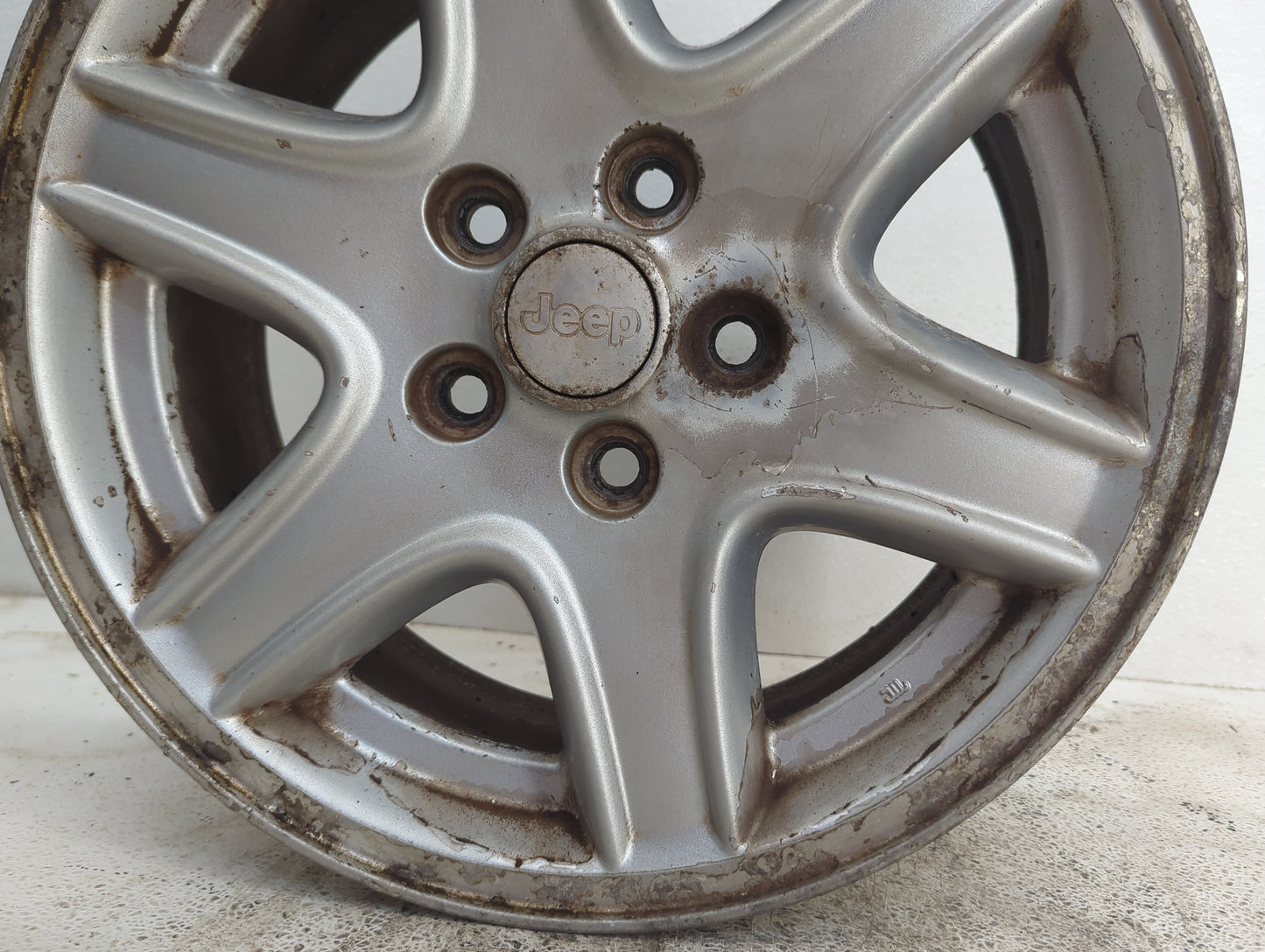 2002-2004 Jeep Liberty Oem Wheel Rim 1104927 - Oemusedautoparts1.com