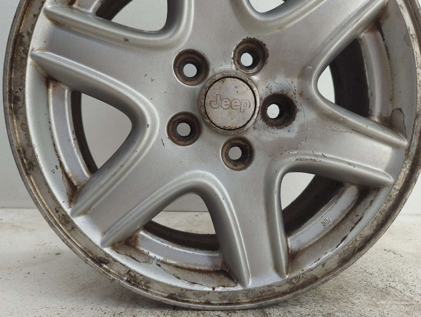 2002-2004 Jeep Liberty Oem Wheel Rim 1104927 - Oemusedautoparts1.com