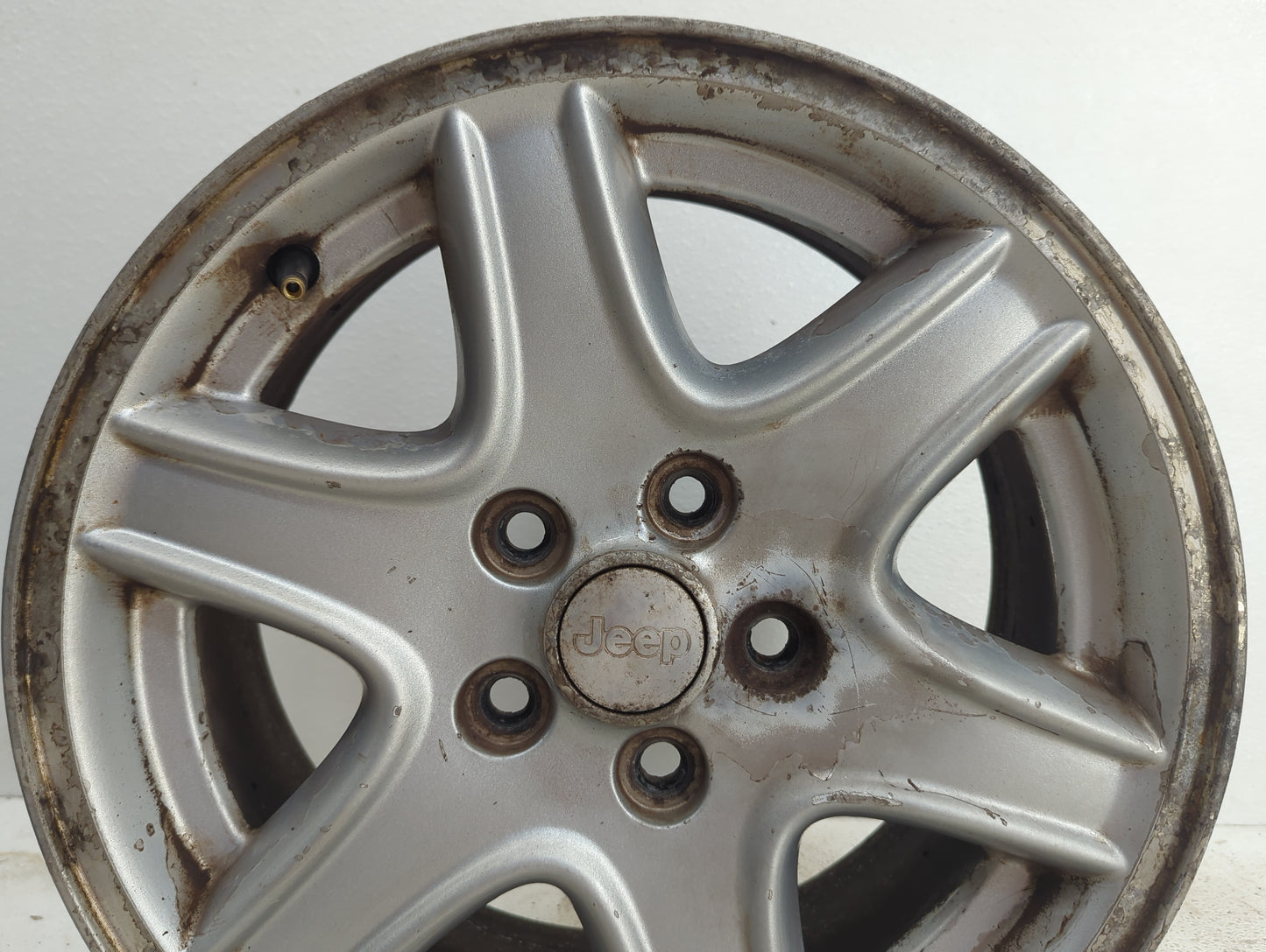 2002-2004 Jeep Liberty Oem Wheel Rim 1104927 - Oemusedautoparts1.com