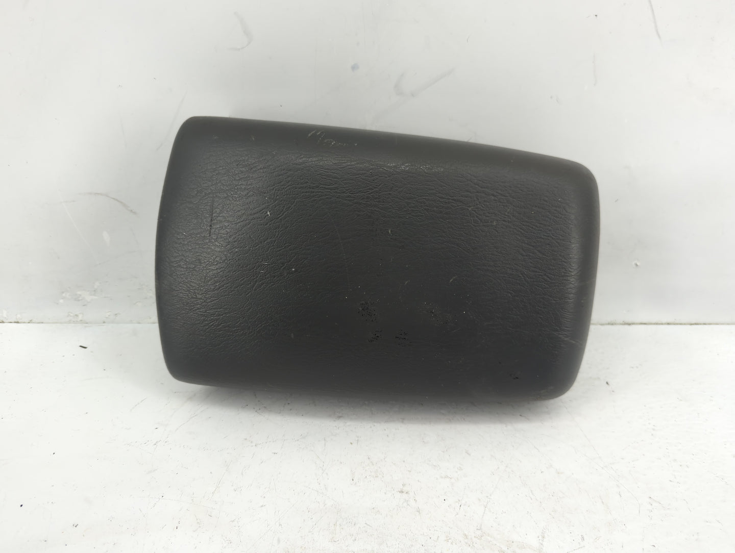 2005-2007 Jeep Liberty Center Console Armrest Cover Lid Fits Fits 2005 2006 2007 OEM Used Auto Parts - Oemusedautoparts1.com