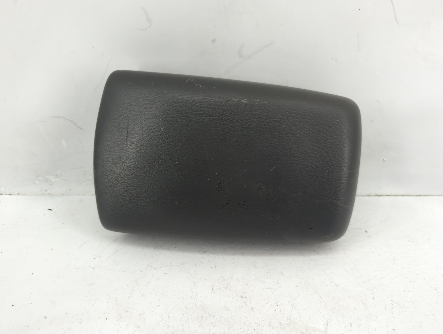 2005-2007 Jeep Liberty Center Console Armrest Cover Lid Fits Fits 2005 2006 2007 OEM Used Auto Parts - Oemusedautoparts1.com